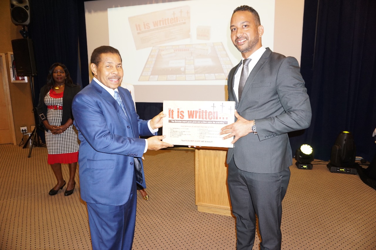 Dr Bill Winston